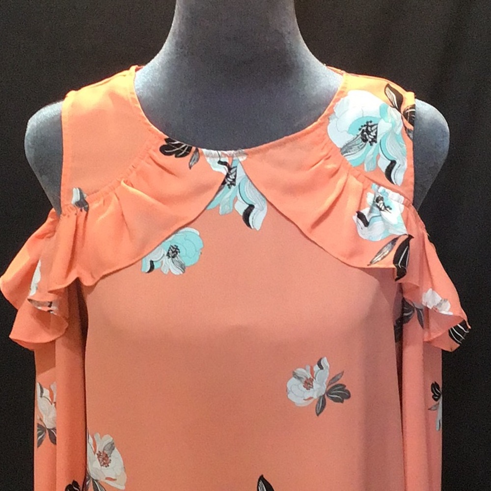 Worthington size medium cold shoulder long sleeve blouse.